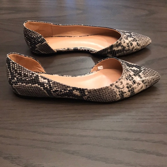 ⭐️ 2/$20 A.N.D eawy Snake Skin Flats Size 8 - Picture 3 of 5